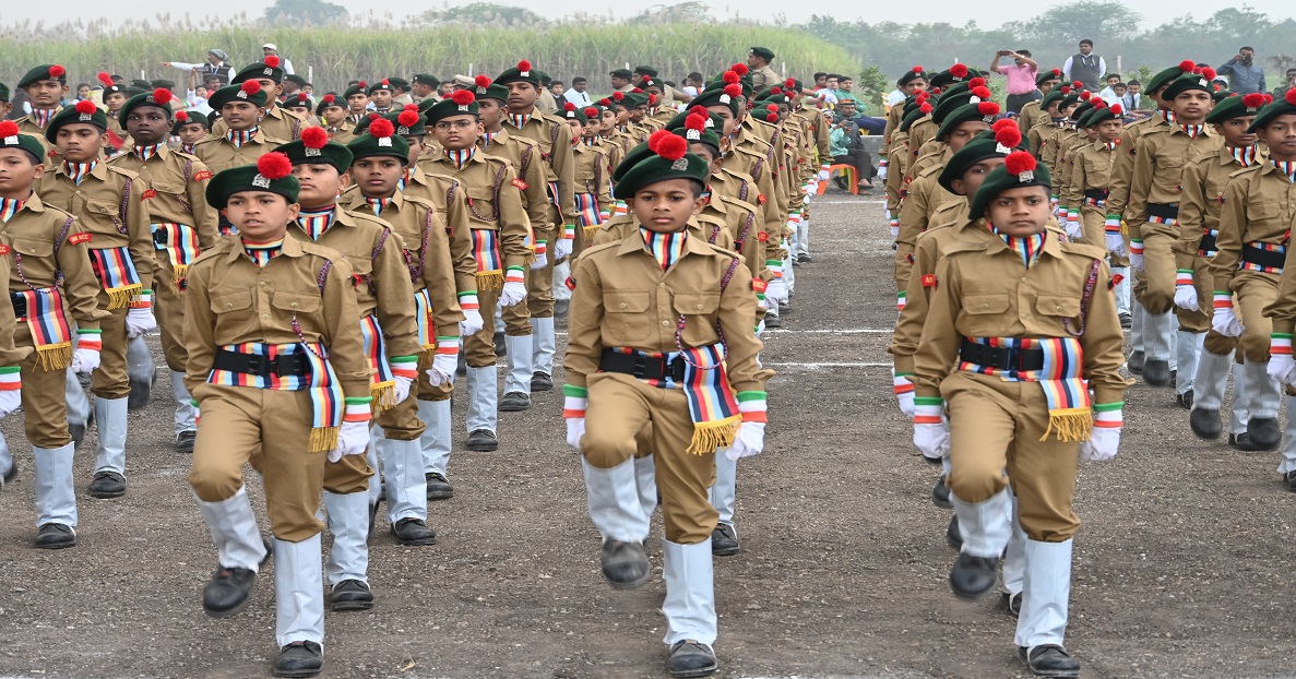 Secound slide> <!-- <img class=